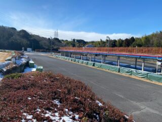 雪かき終わりました！
東コースは走行できます🌈
まだ、ウエットの部分はありますが💦
もちろん、明日以降も通常営業です🈺