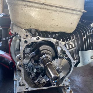 耐久レースでエンジン故障💨
開けてみたらコンロッドがバラバラに
と言うわけで53号車に🆕エンジン搭載です🤩