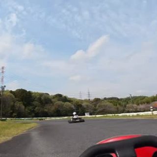 🌈レンタルカートのレッスン【RDE】
《無料！走行代のみ！》
４月２４日（金）開催します❗️

好評いただきましたが、２４日を最後にいったん休止させていただきます。

休止前の最後のレッスン、ぜひご参加ください🙇‍♂️🌈
動画は前回の受講者です。